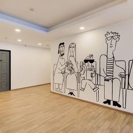 Super Townhouse G Silver Hotels Near Us Biometric Csennai Kültér fotó