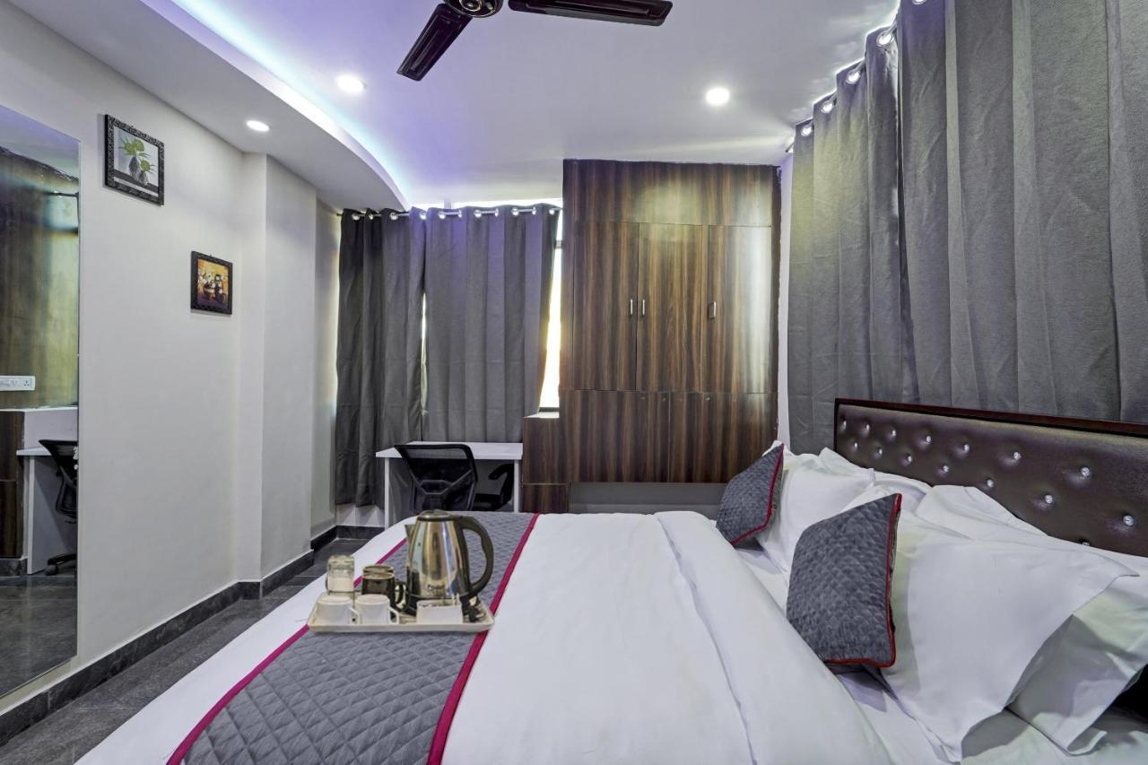 Super Townhouse G Silver Hotels Near Us Biometric Csennai Kültér fotó