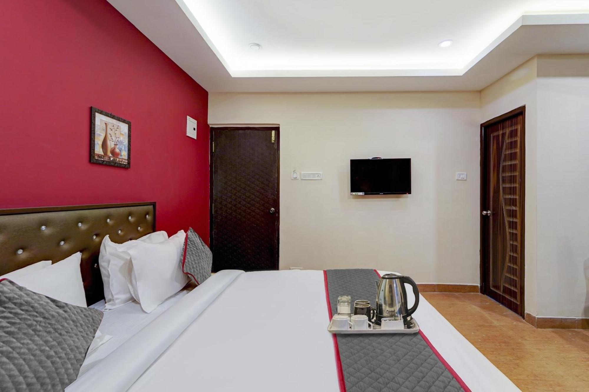 Super Townhouse G Silver Hotels Near Us Biometric Csennai Kültér fotó